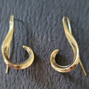 Gold Curved Hoop Earrings - Women Jewelry